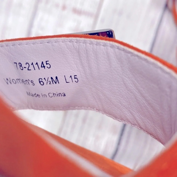 Johnston & Murphy leather block heels size 6 1/2 - Picture 10 of 10